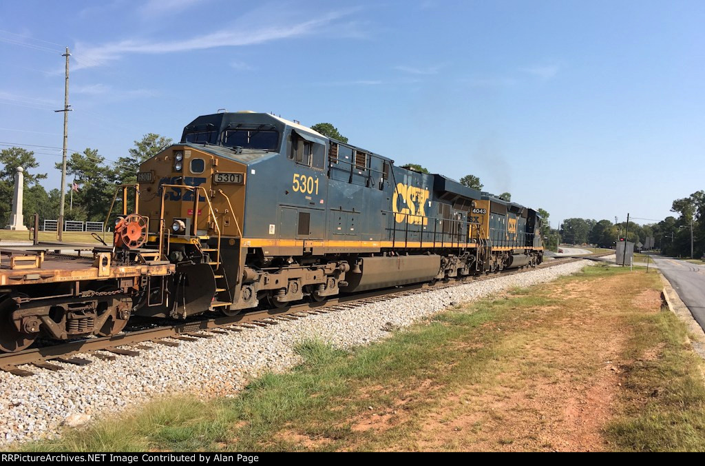 CSX 4043 and 5301